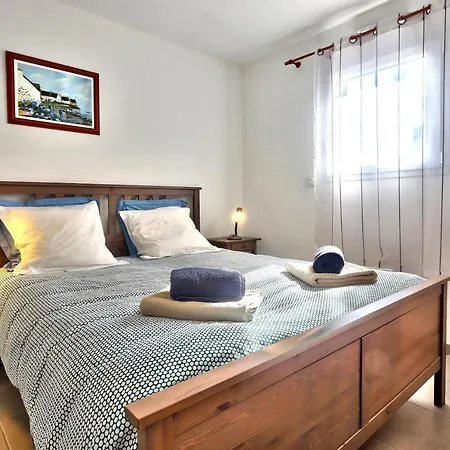 Localise - M8b - Ty Katell-roz - Maison De Plain-pied Avec Un Terrain Entierement Clos A Quelques Pas De La Et Du Centre - Wifi Inclus - Draps Inclus - Animaux Bienvenus